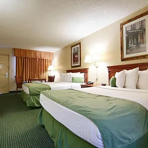 Hotel Baymont By Wyndham East ***