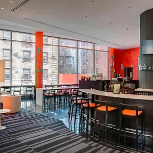 Courtyard By Marriott Manhattan/central Park Отель